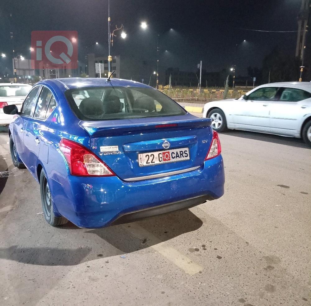 نيسان فيرسا